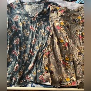 2 Uniqlo Epice Design Floral Tees Size XL